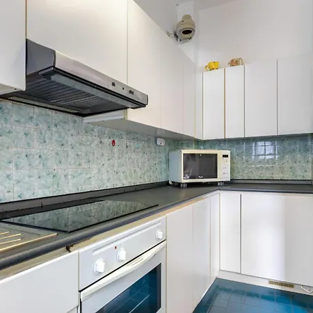 Apartamento Hostdomus - Casa Ambra