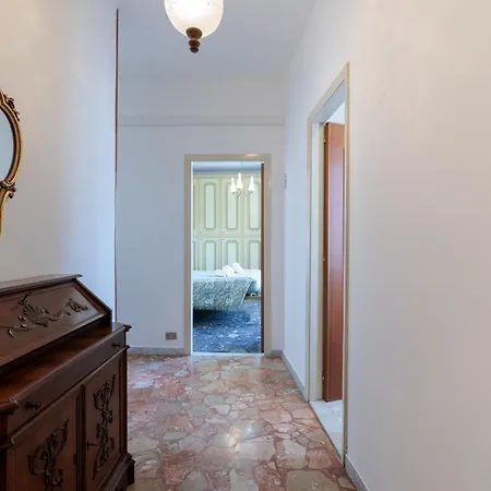 Apartamento Hostdomus - Casa Ambra