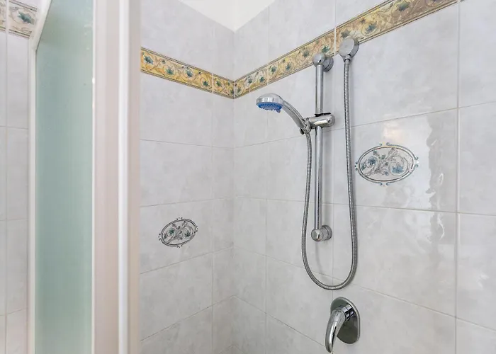 Hostdomus - Casa Ambra * Finale Ligure